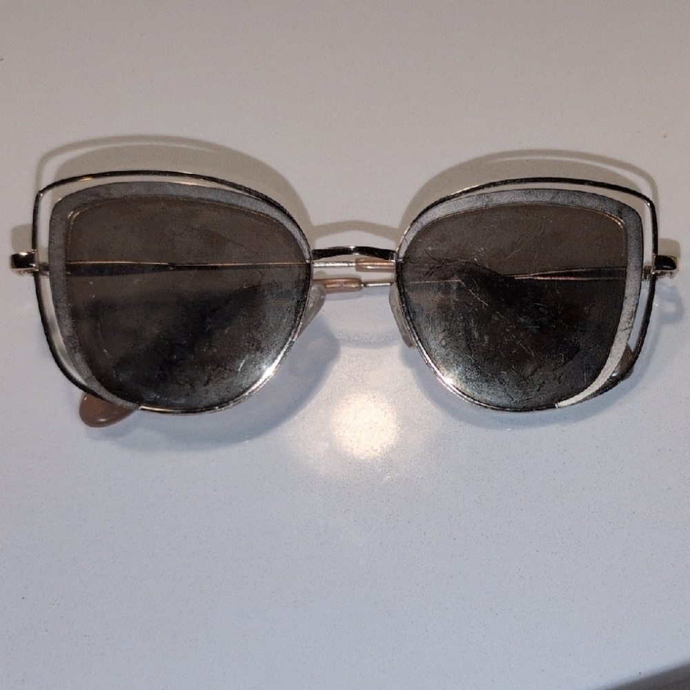 Chic Silver Sunglasses